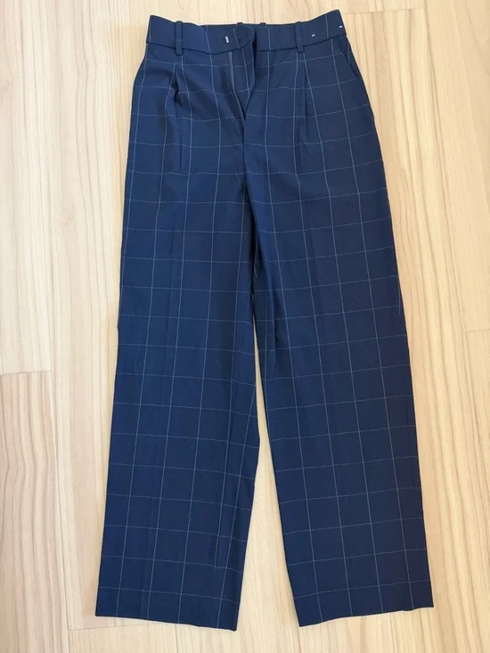 Uniqlo Women’s Size XS Wide-Fit Pleated Pants. NEW - Picture 3 of 4